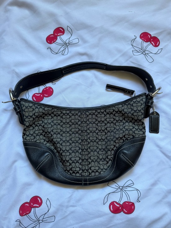 Coach Handbags - 🖤Y2K Vintage Mini Coach Soho Hobo Bag with Dust Bag